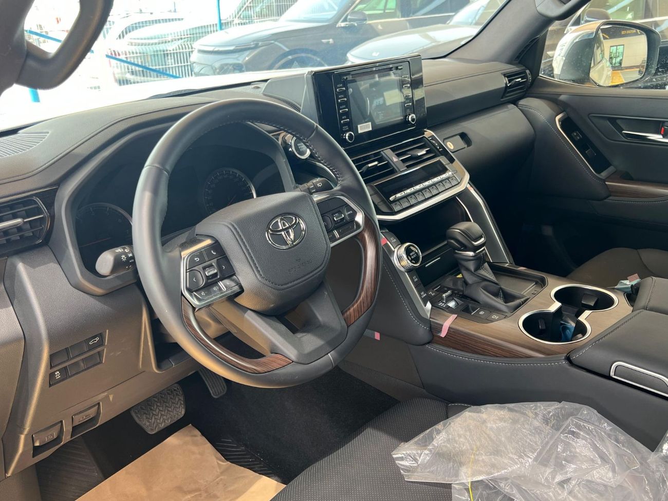 تويوتا لاند كروزر TOYOTA LAND CRUISER VX - EUR - MODEL 2023 - ENG 4.0L