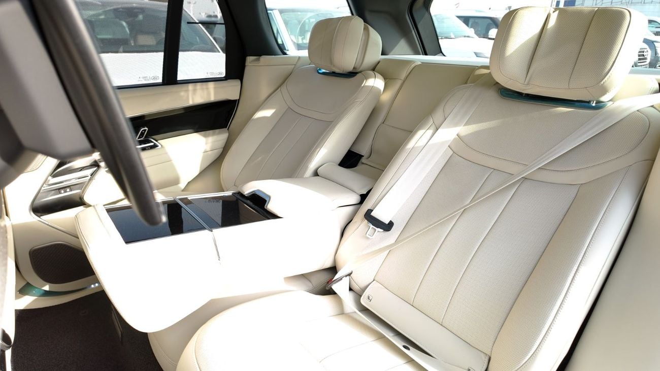 لاند روفر رينج روفر AUTOBIOGRAPHY P530 | Belgravia Green | Black Roof | White Interior | Shadow Exterior Package | GCC Specs