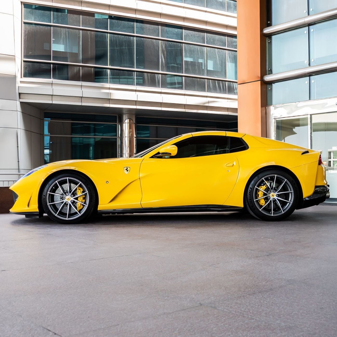 فيراري 812 GTS GTS 2022 FERRARI 812 (FULL CARBON BODY) DONE ONLY 3000KM