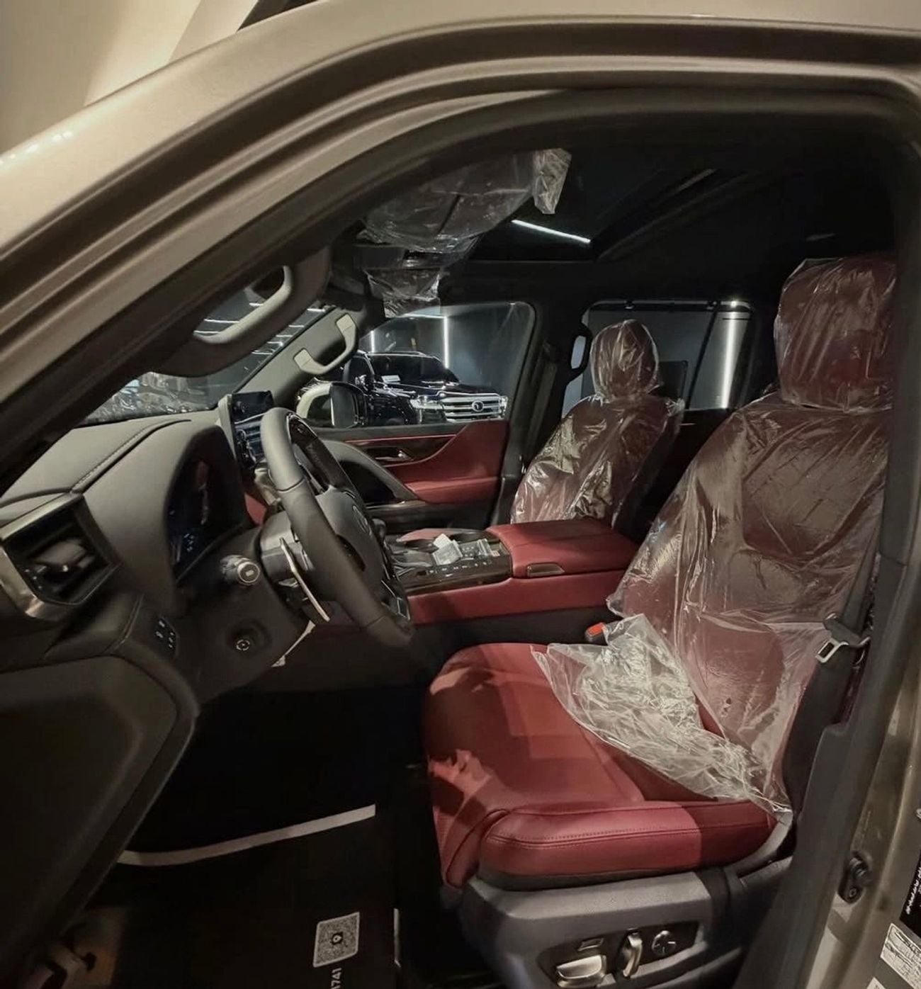 لكزس LX 600 Signature 3.5L ( CYL)