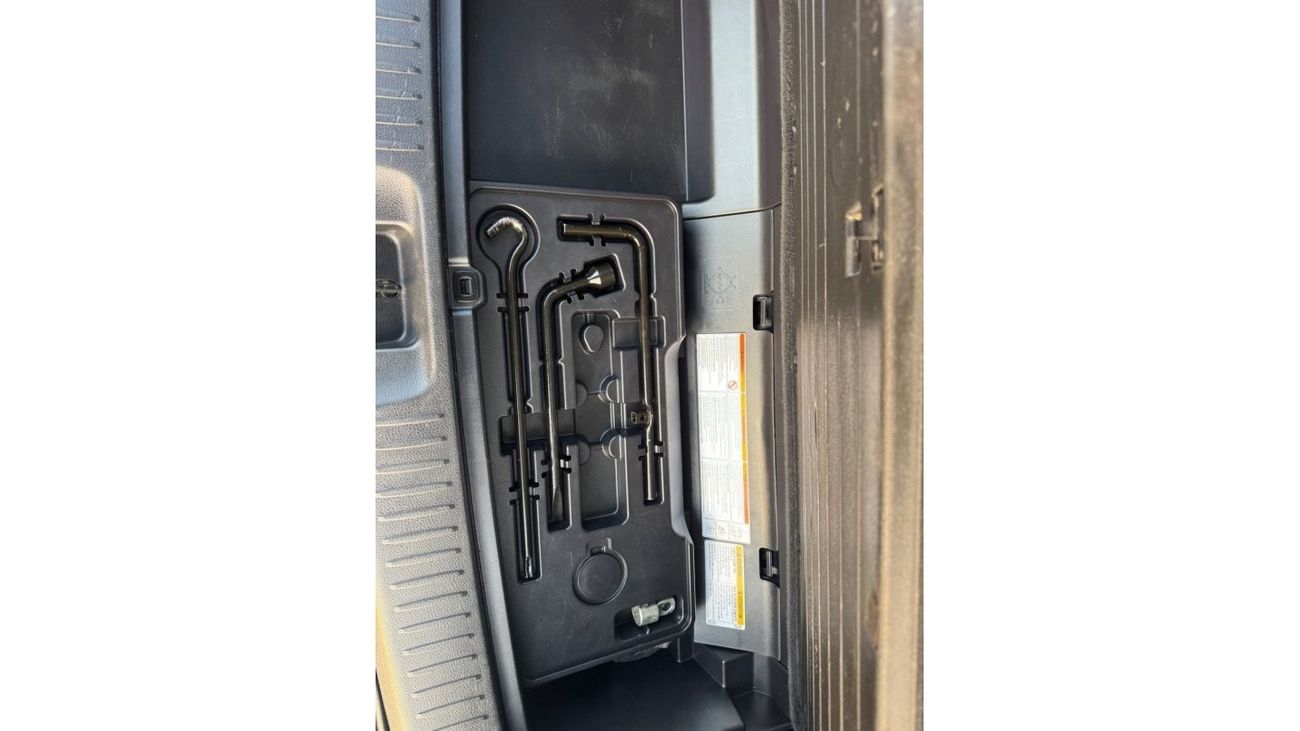 Toyota Highlander 2019 XLE LIMITED SUNROOF AWD 7 SEATS FULL OPTION