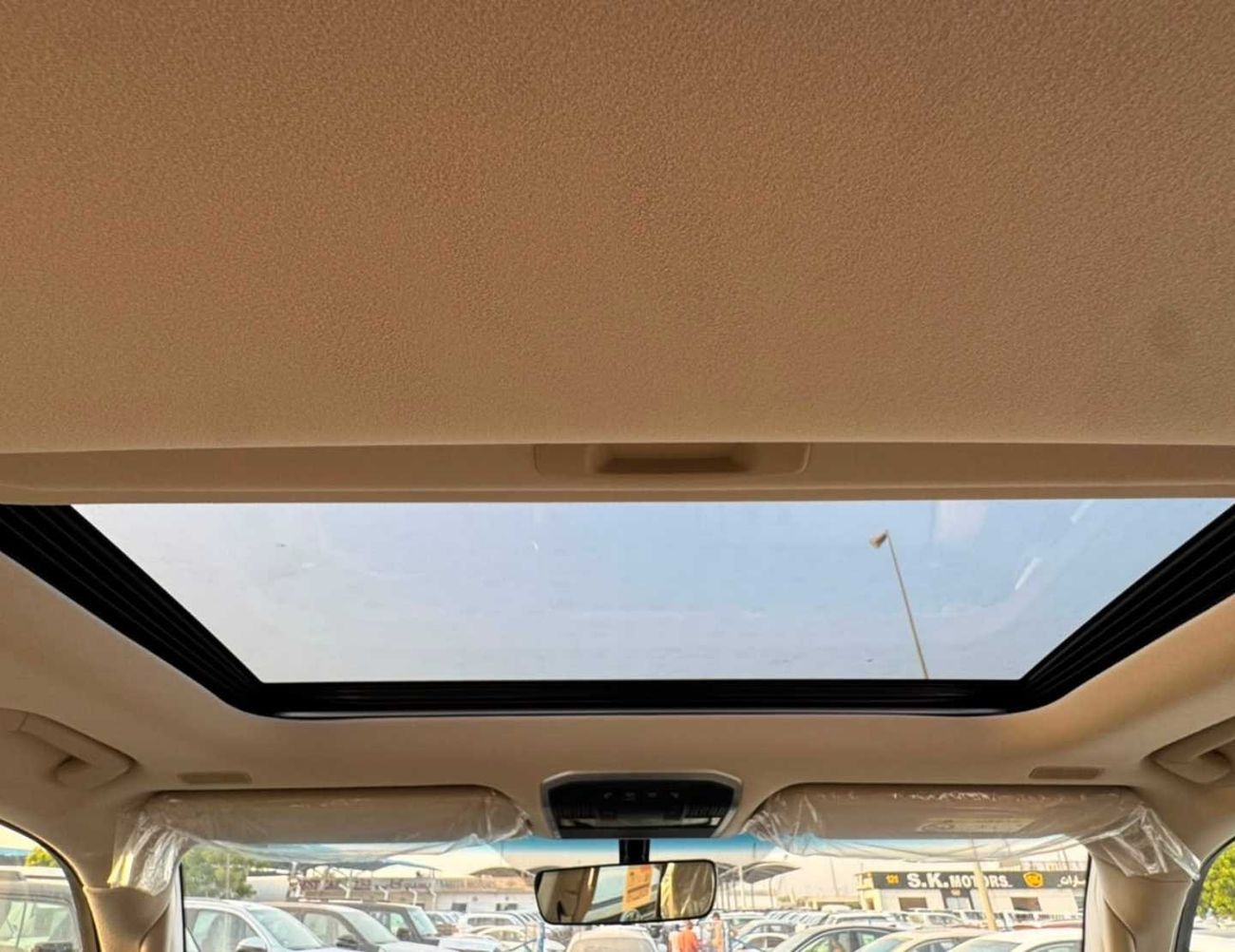 Toyota Land Cruiser GXR MID OPTION || 4.0L PETROL V6 | SUNROOF | LEATHER WITH PWR SEATS | REAR ENTERTAINMENT SCREEN (COD