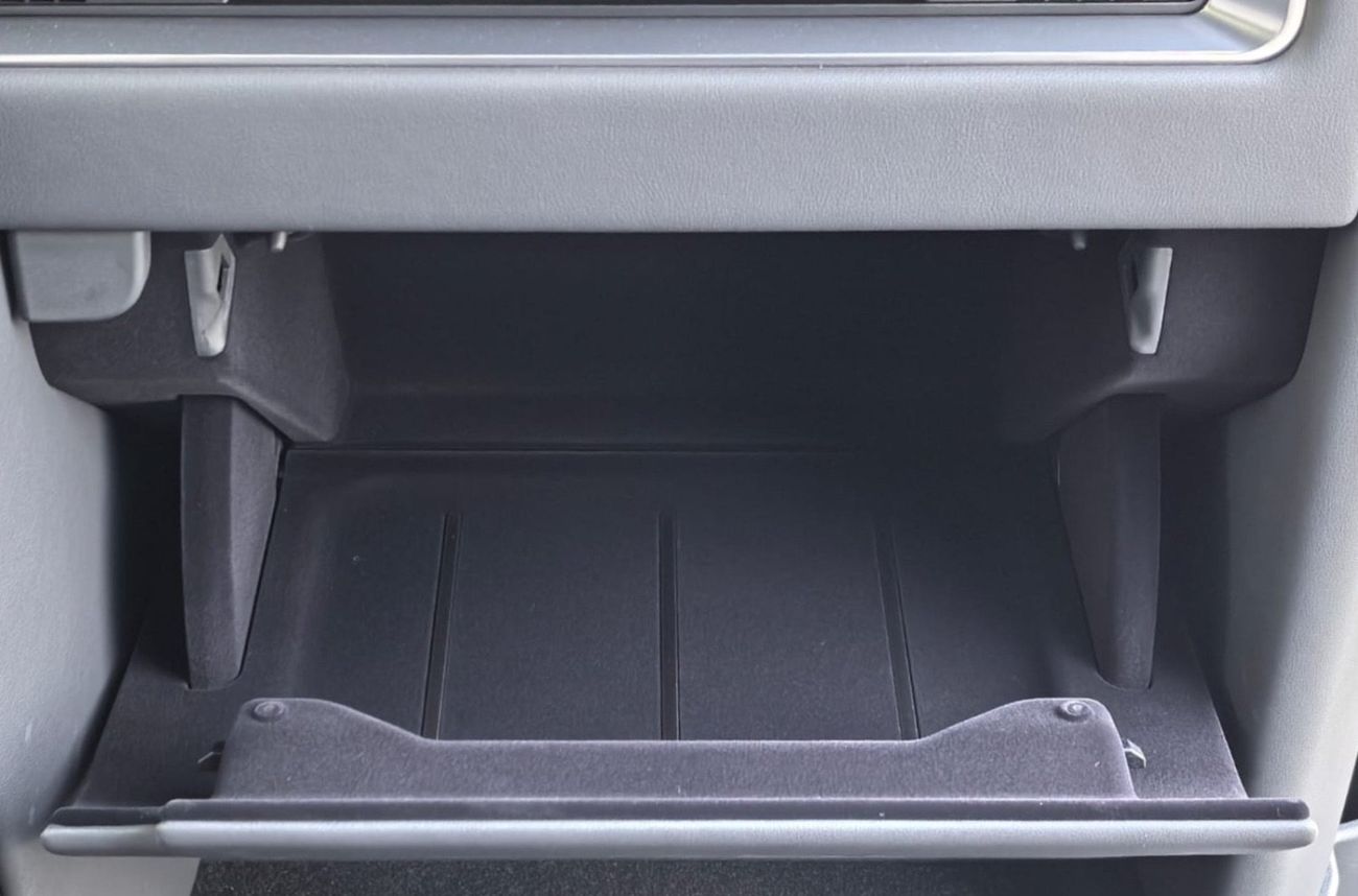 Lexus LM 350h 2025 LEXUS LM350h 2.5L HYBRID FULL OPTION