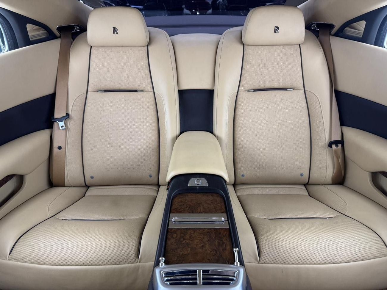 Rolls Royce Wraith STD 6.6 L V 12 | RWD