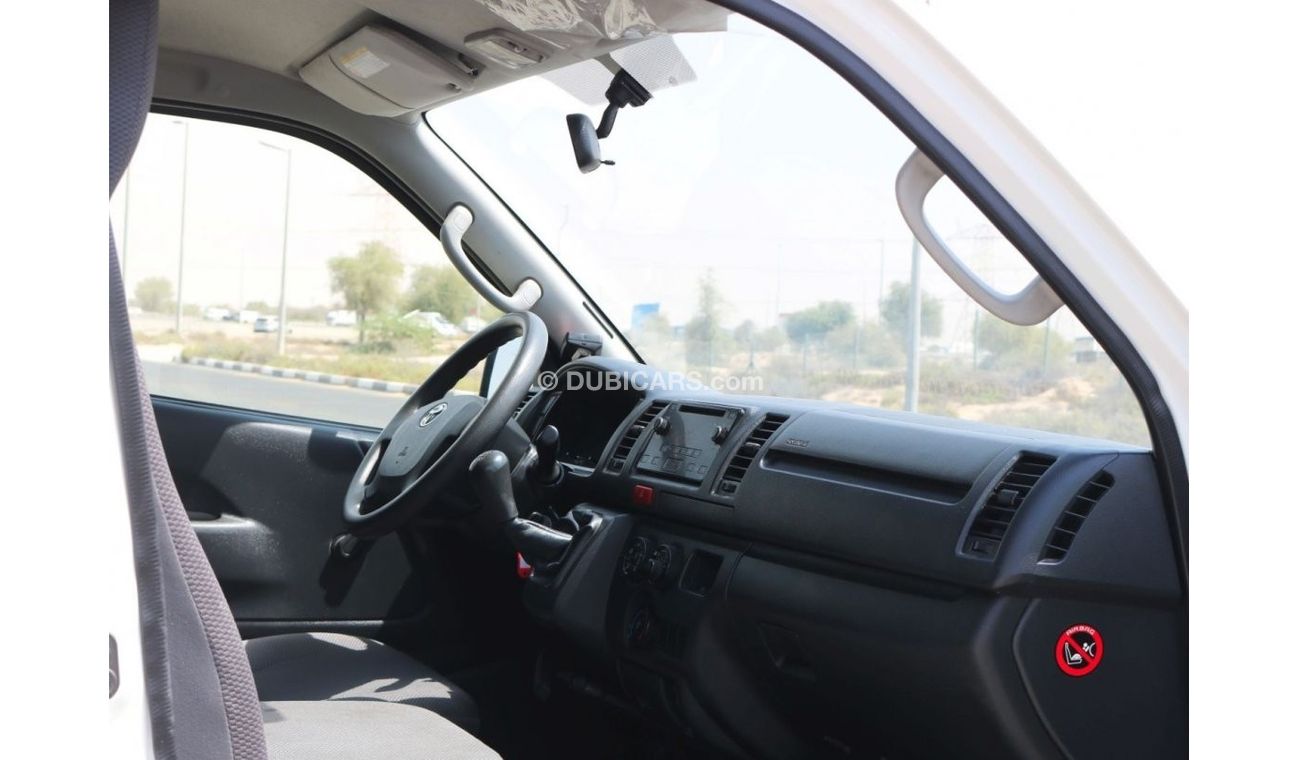 Toyota Hiace 2018 |  STANDARD ROOF CHILLER DELIVERY VAN WITH GCC SPECS AND EXCELLENT CONDITION