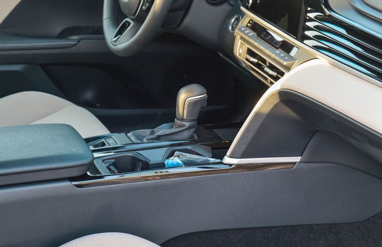 تويوتا كامري GLE 2.5L FWD PETROL SEDAN 2026