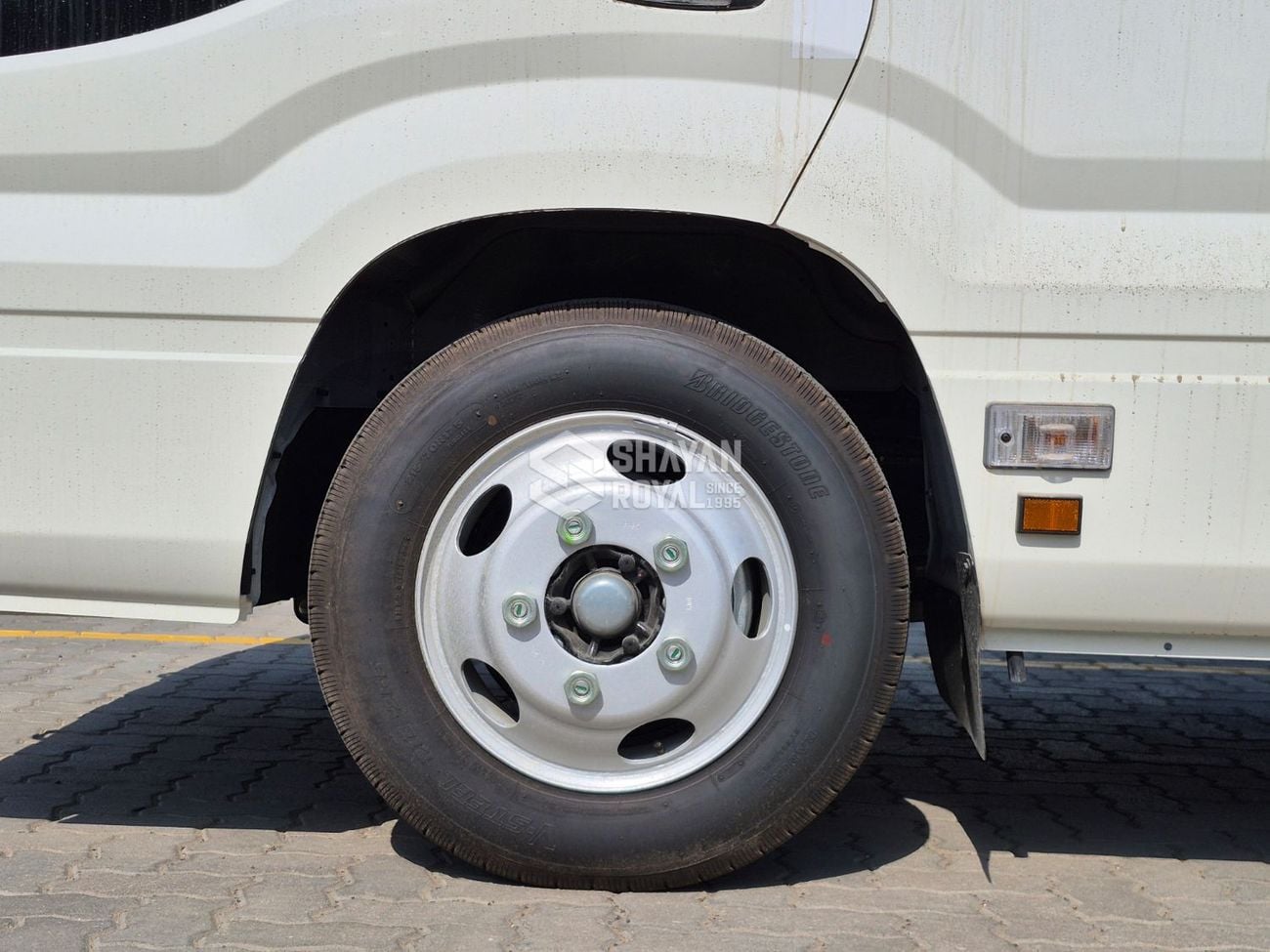 تويوتا كوستر LHD 2.7L DLX PETROL 4CYL 23-SEATER MT 2025MY