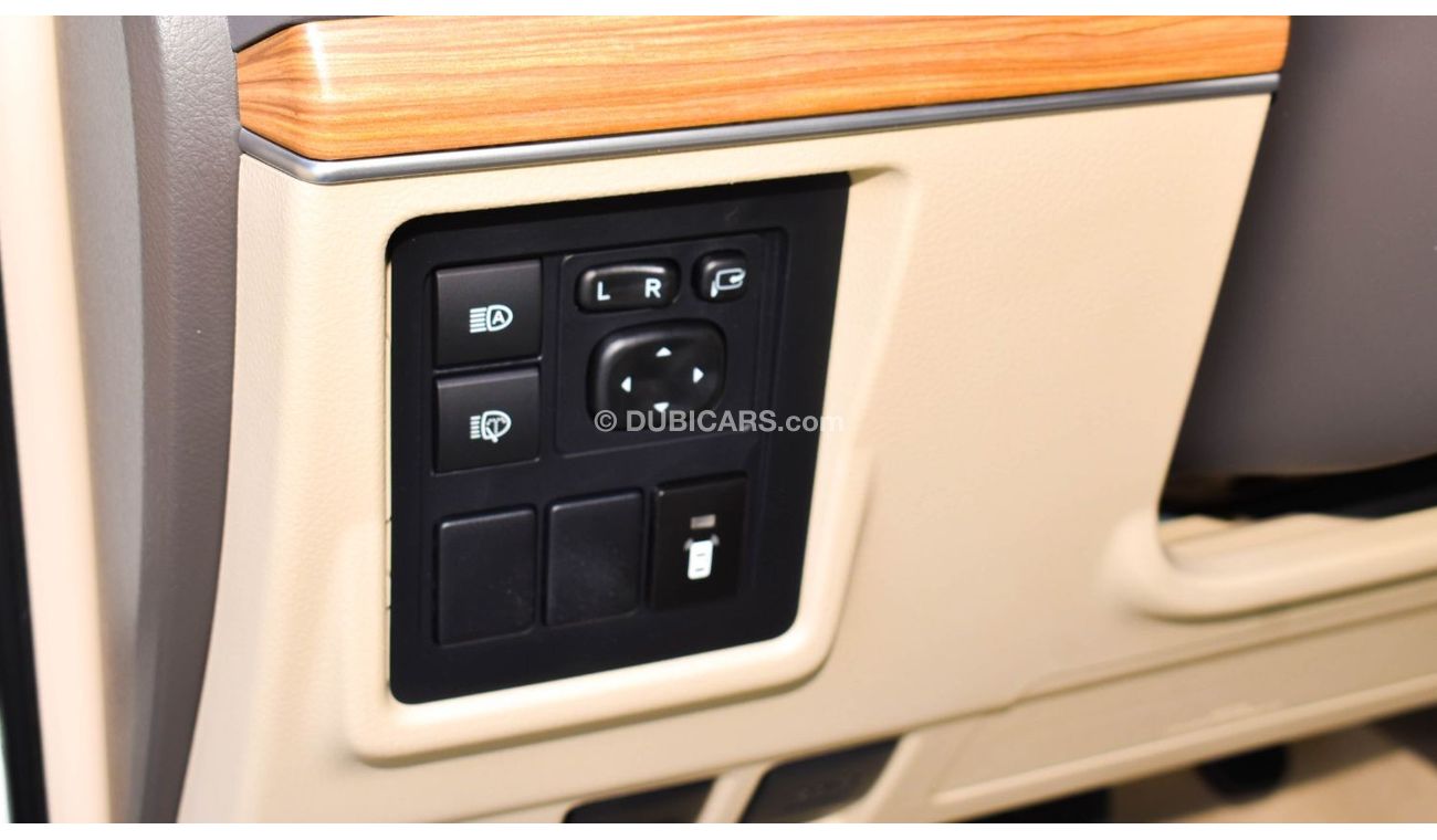 تويوتا برادو TOYOTA PRADO VXR 2023 (AL FUTTAIM WARRANTY)