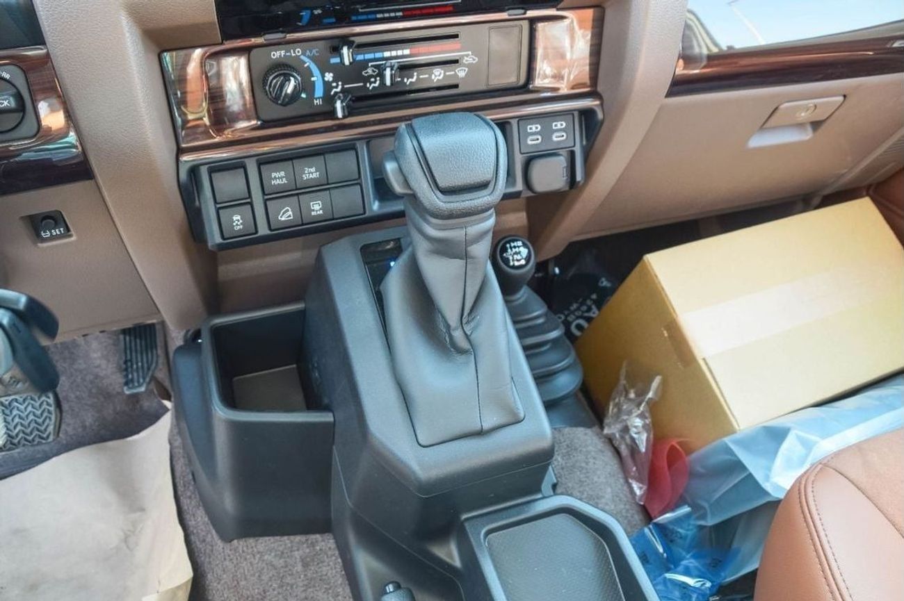 Toyota Land Cruiser 70 TOYOTA LAND CRUISER 76 4.0L V6 4WD 5DOOR SUV 2025