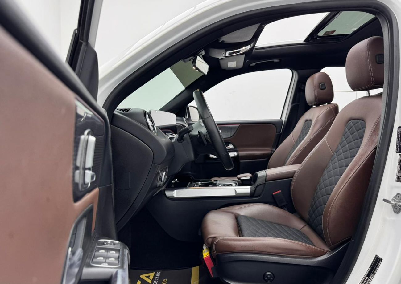 Mercedes-Benz GLB 250 4MATIC 2.0L 2020 Mercedes-Benz GLB 250 AMG 4MATIC, Mercedes Service History, 1 Year Warranty, GCC