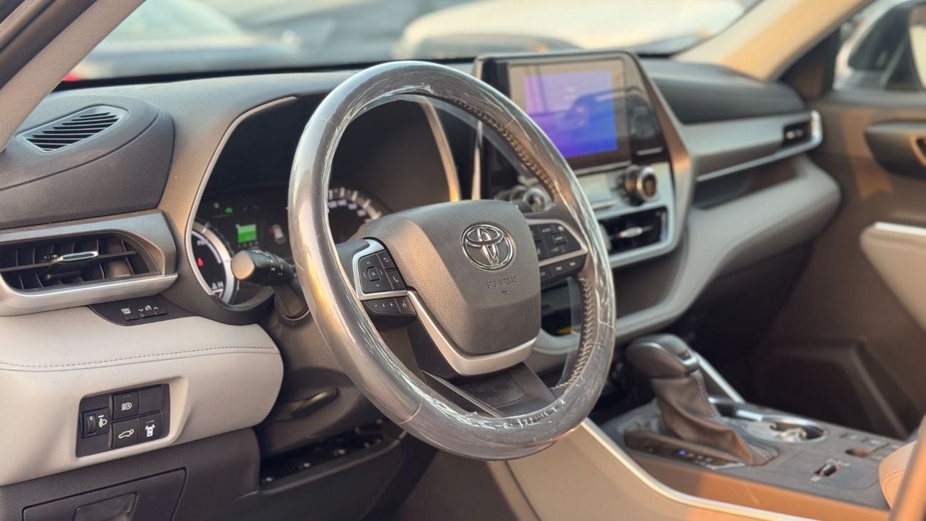 Toyota Highlander HIGHLANDER GLE HYBRID 2025 BLACK INSIDE WHITE