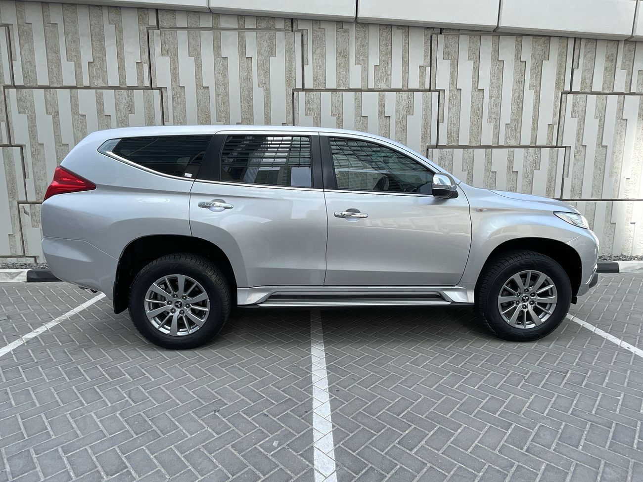 Mitsubishi Montero 3.5 3.5 | Under Warranty | Free Insurance | Inspected on 150+ parameters