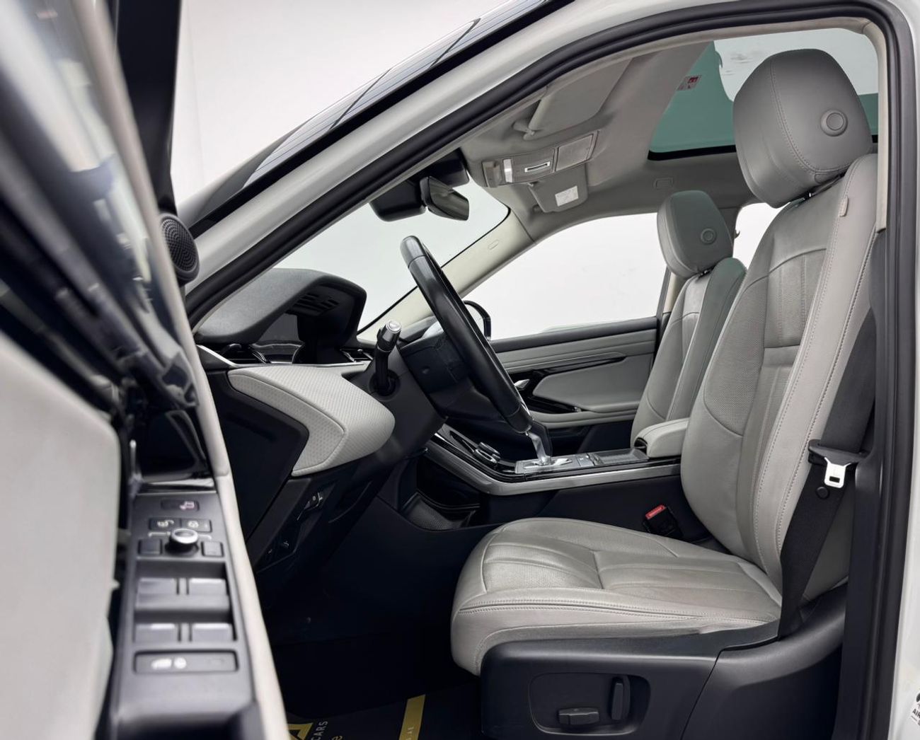 Land Rover Range Rover Evoque P200 S 2.0L 2020 Range Rover Evoque P200 S, Full Service History, 1 Year Warranty, GCC