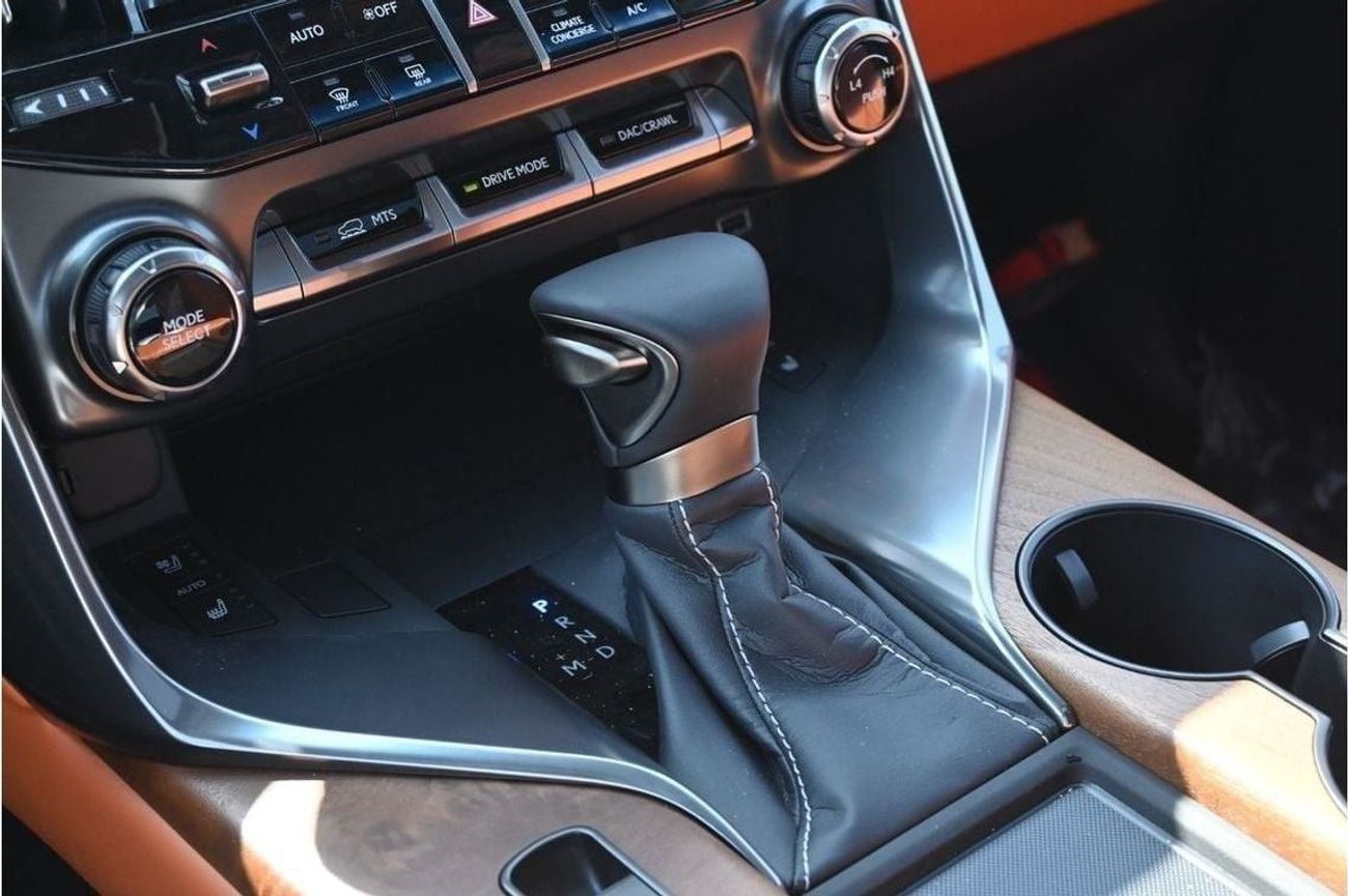 لكزس LX 600 Lexus LX600 VIP w/Black Pkg 3.5L Twin-Turbo V6, Petrol Model 2024, Color Black