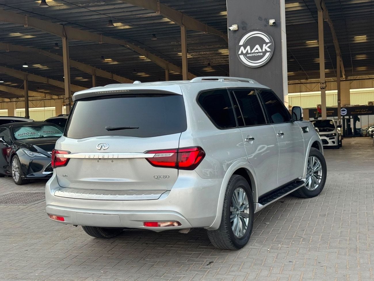 Infiniti QX80 LUXE PROACTIVE