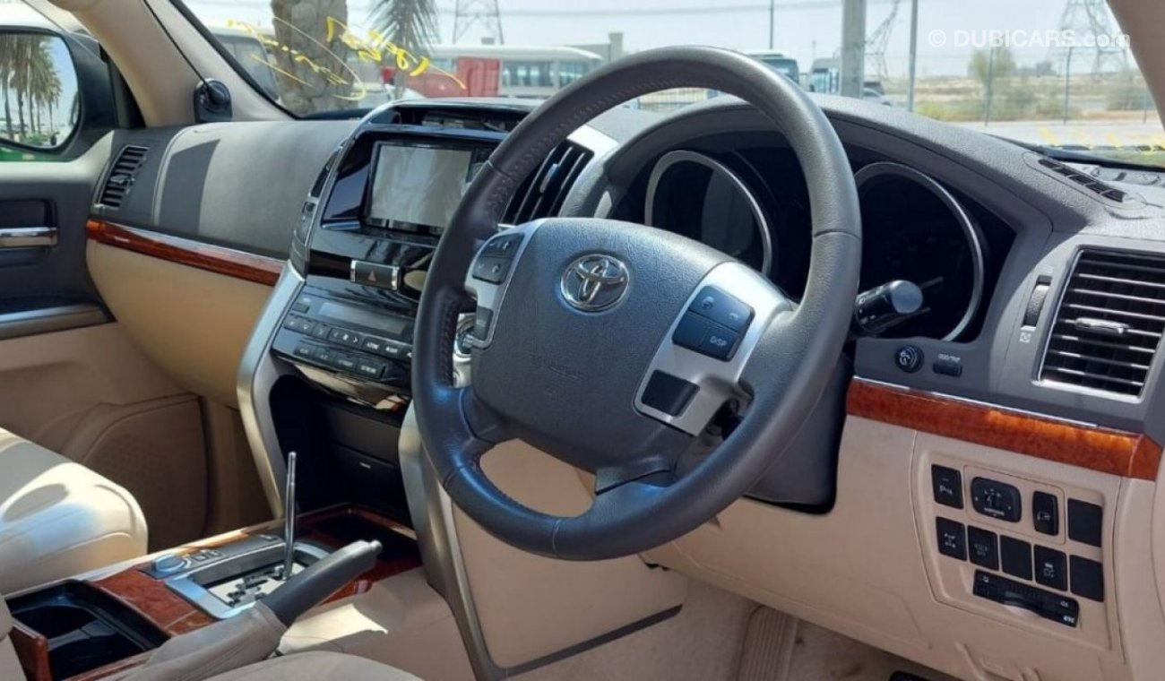 Toyota Land Cruiser 2015 V8, [Right-Hand Drive], Petrol, 4.6CC, Premium Condition.