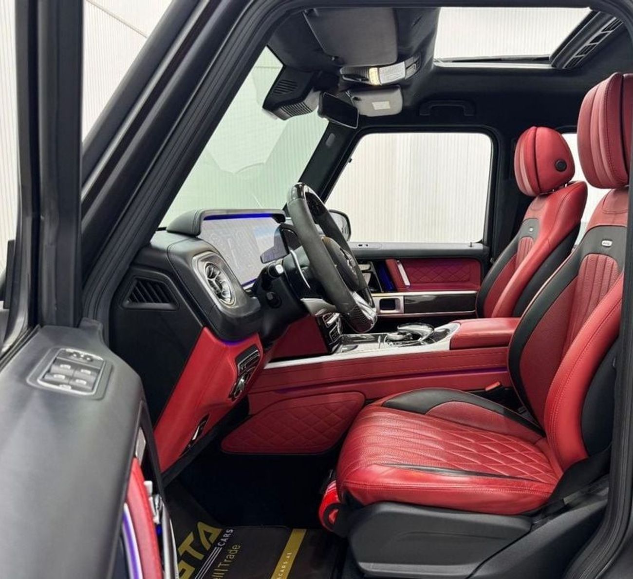 مرسيدس بنز G 63 AMG Std 4.0L 2020 Mercedes Benz G63 AMG, Warranty, Just Been Service, Carbon Fiber Package, Fully Loaded