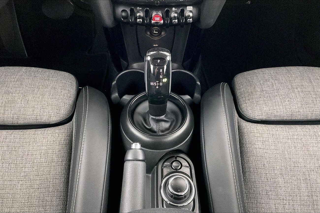 تويوتا كورولا كروس GLI | ضمان مجاني لمدة عام | 0 دفعة أولى