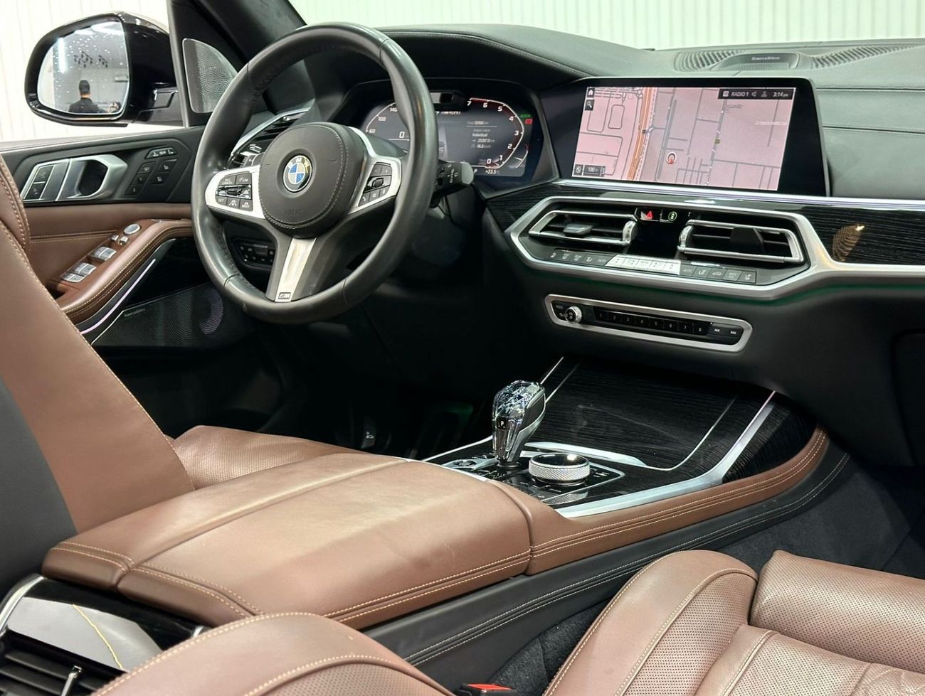 بي أم دبليو X7 2020 BMW X7 M50i M-Sport, December 2024 BMW Warranty + Service Pack, Fully Loaded, Low Kms, GCC