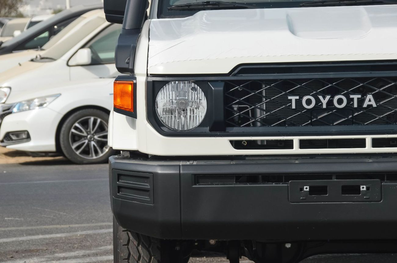 تويوتا لاند كروزر بيك آب TOYOTA LAND CRUISER 79 2.8L 4WD SC MT PICKUP 2025