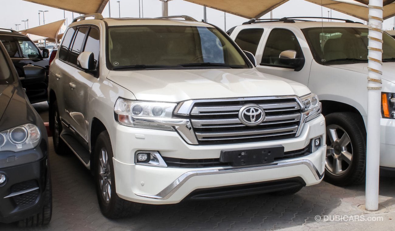 Toyota Land Cruiser GXR V8