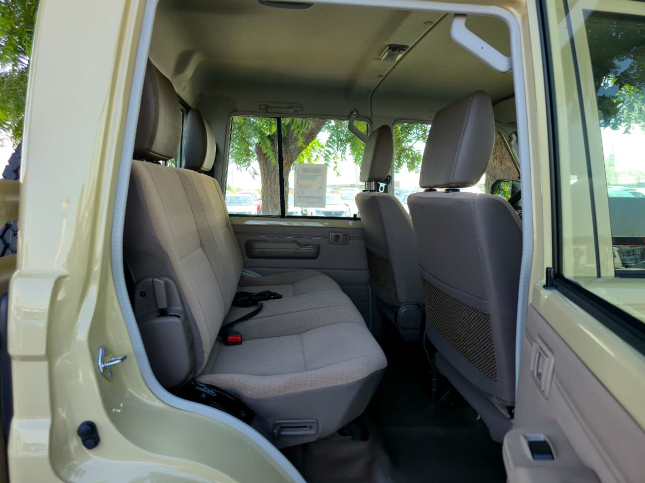 Toyota Land Cruiser Pick Up Toyota Land Cruiser LC79 DC 4.0 AT 2025 basic GCC