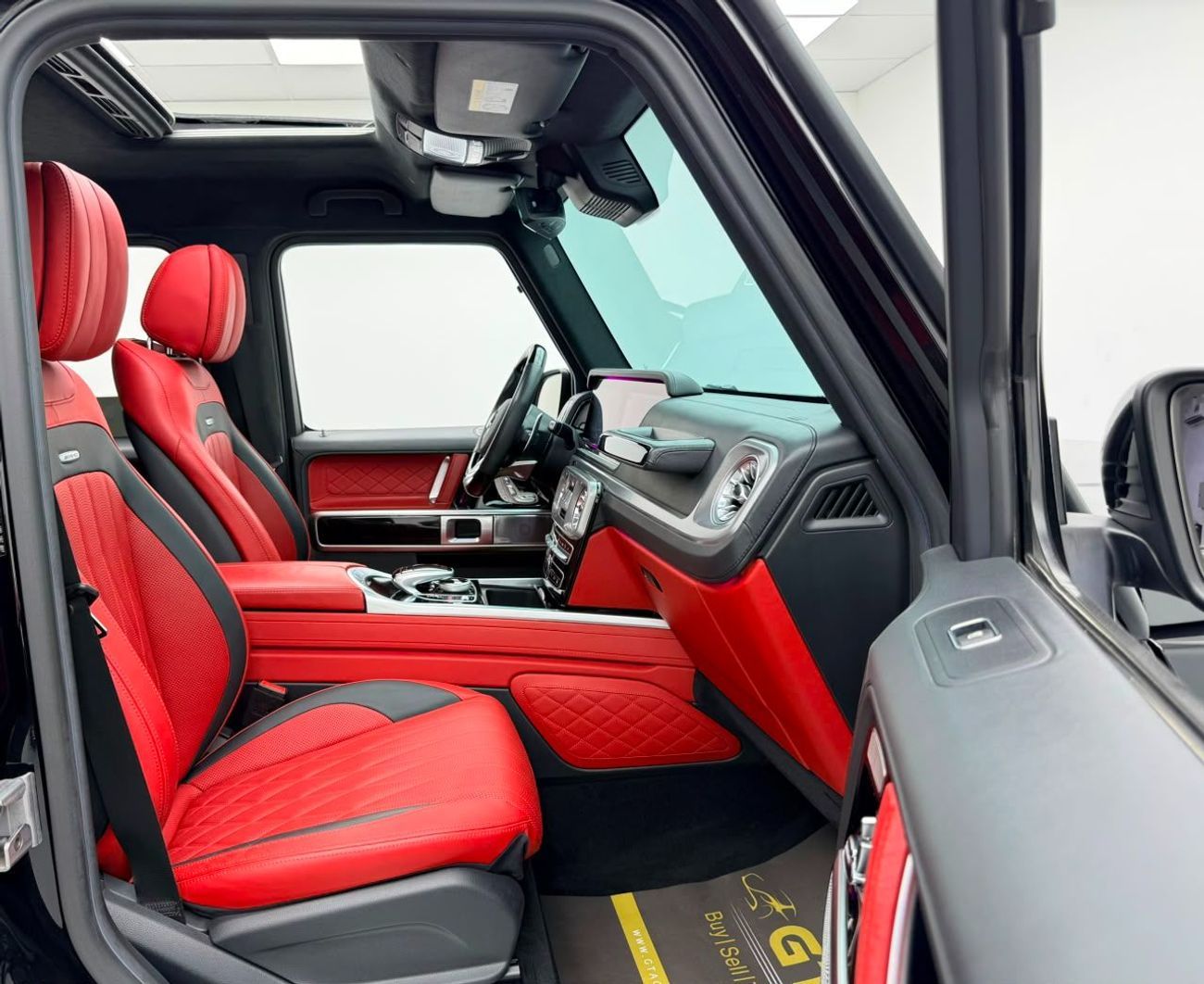 Mercedes Benz G63 AMG STD 2019 Mercedes Benz G63 AMG, Warranty, Full Mercedes Service History, Fully Loaded, GCC