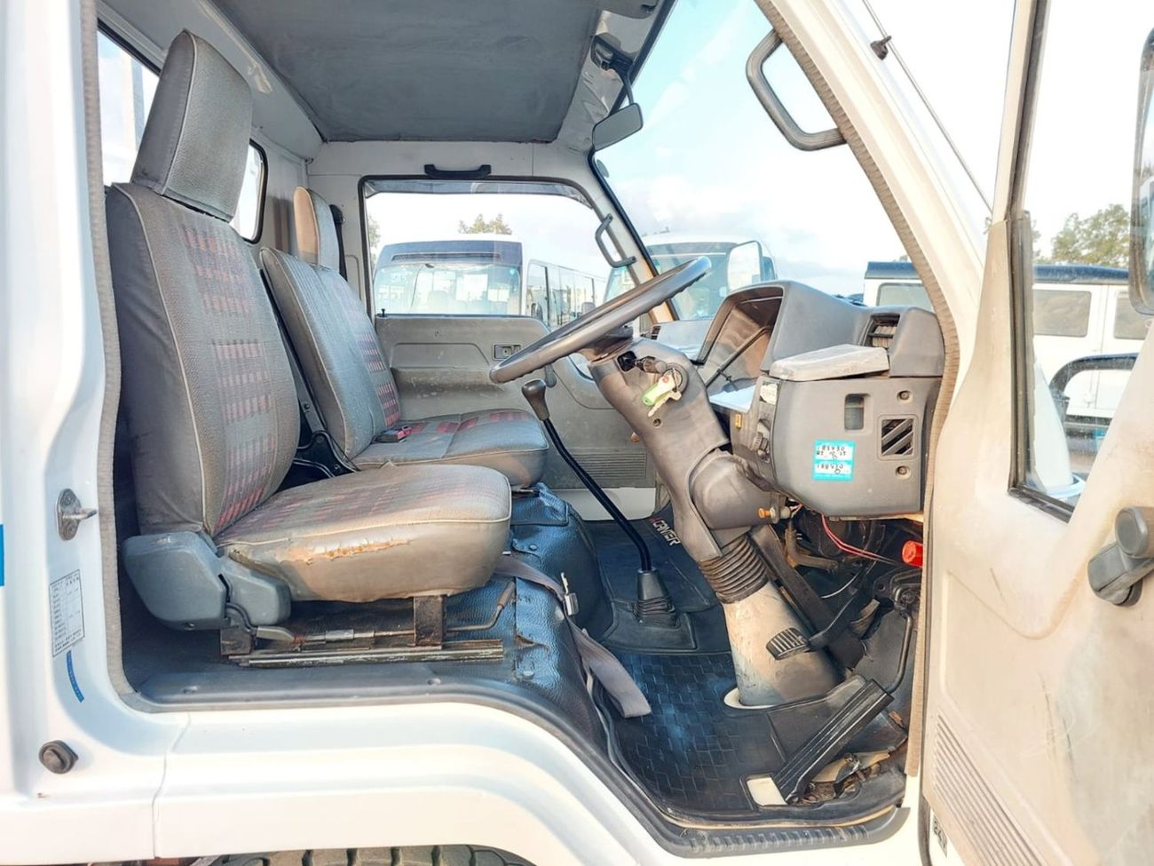 ميتسوبيشي فوسو كانتير MITSUBISHI CANTER TRUCK RHD 1989 MODEL 4.2 L DIESEL MANUAL(PM22881)