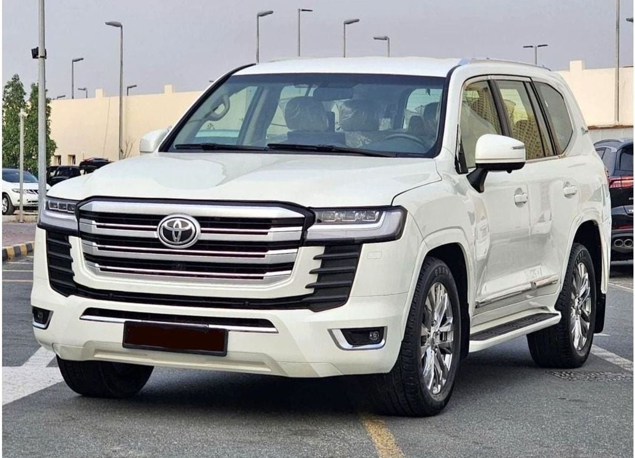 تويوتا لاند كروزر 2015 GXR Upgrade to 2024 Full Option Very Clean and Perfect condition