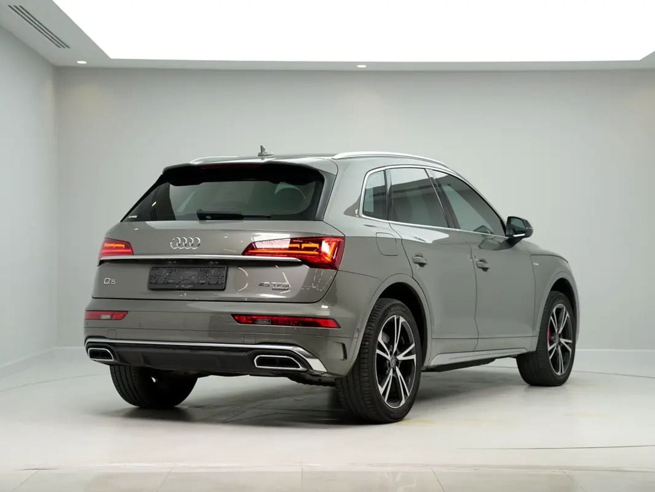 Audi Q5 45 TFSI PROGRESS GCC specs, Low Mileage S line quattro