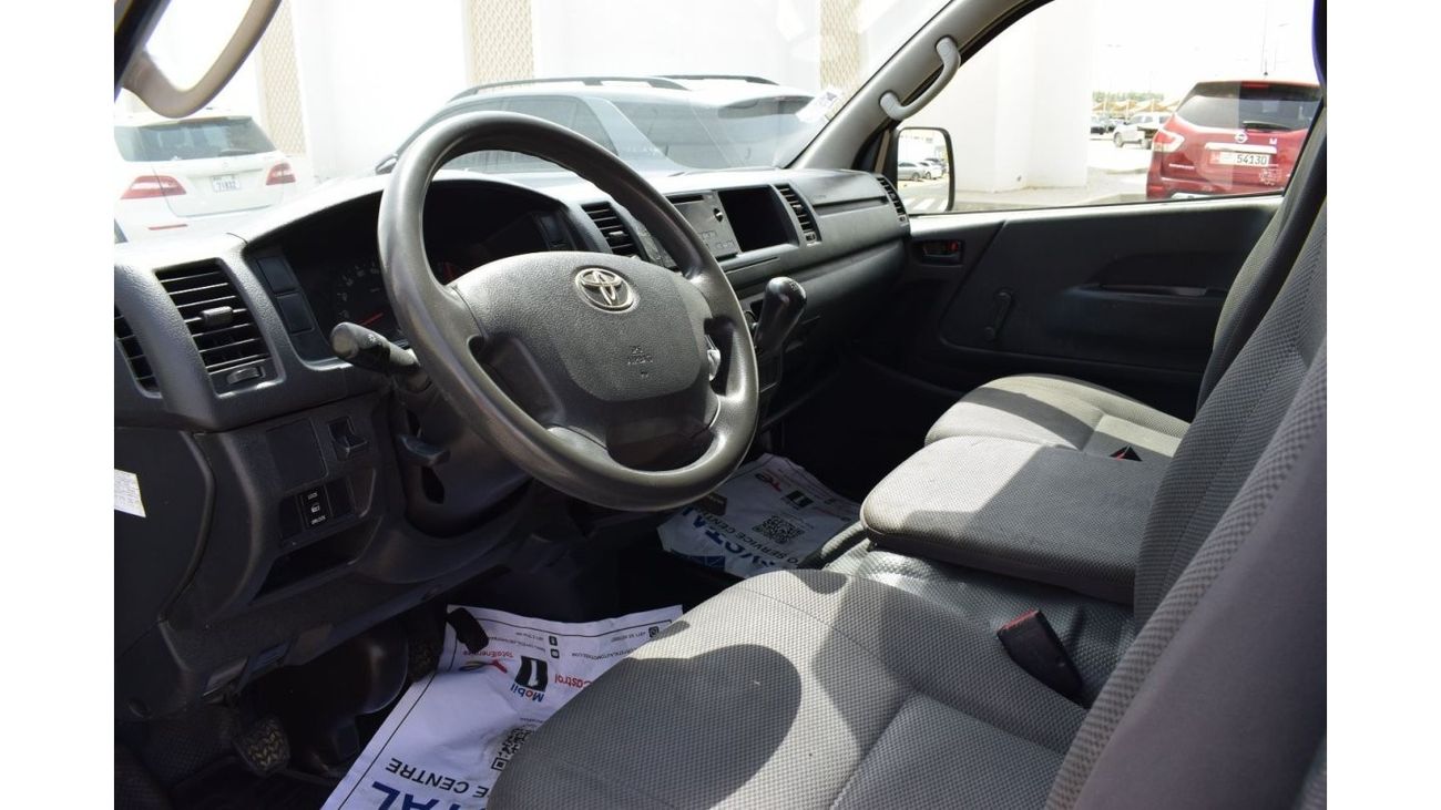 Toyota Hiace GL - High Roof LWB Toyota Hiace Highroof Chiller, Model:2016. Excellent condition