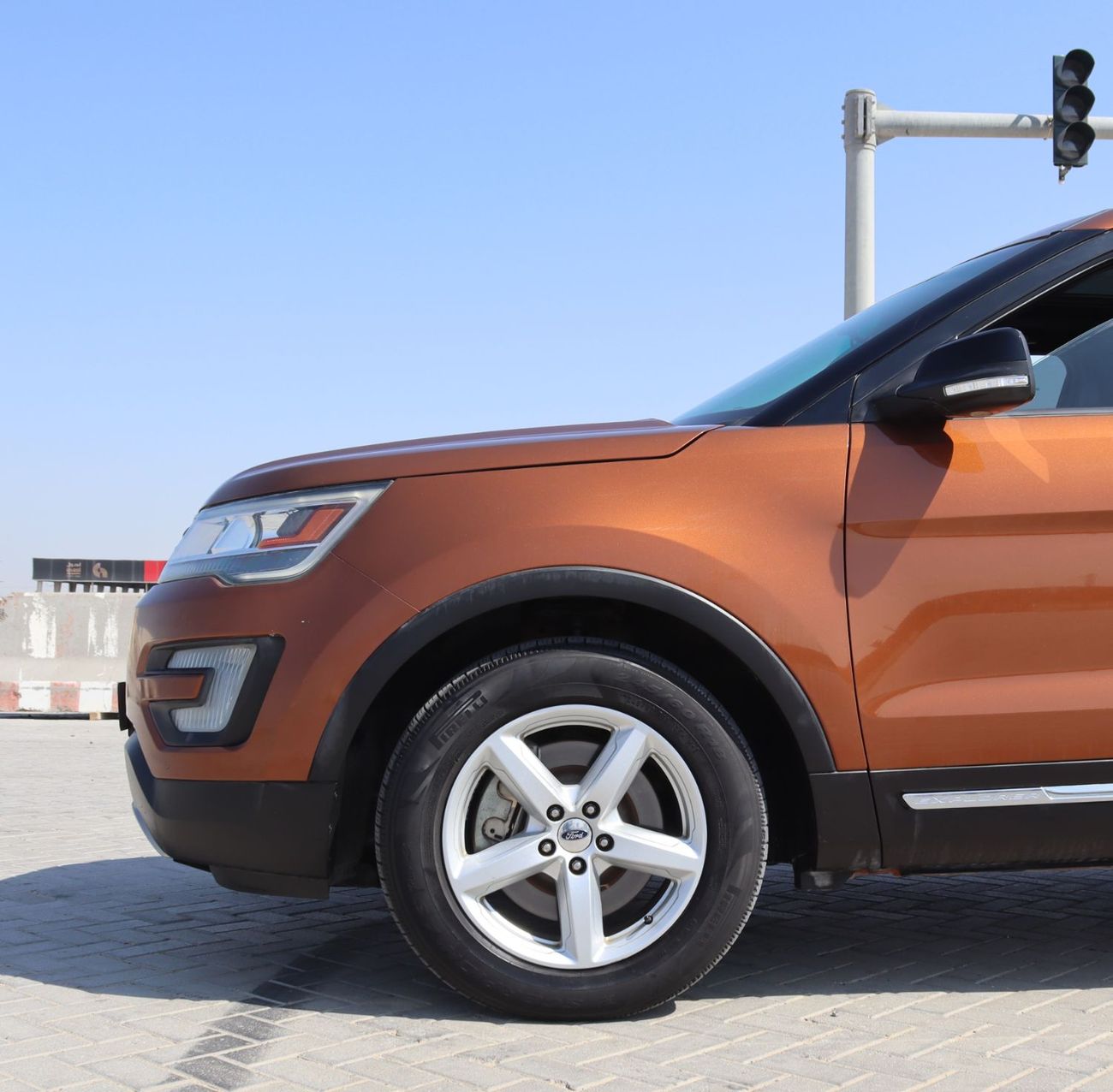 Ford Explorer XLT 3.5L Ford Explorer - 2017 - GCC - Full Option  - 6 V- XLT - 4WD - 3.3L -7 Seats - In excellent c