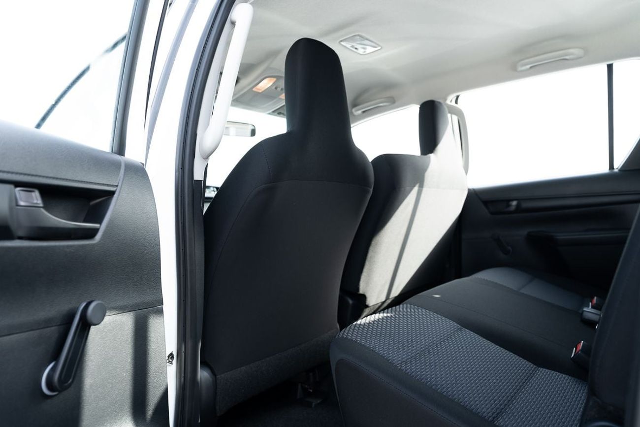 Toyota Hilux Toyota Hilux 2.4L Diesel Double Cabin 4x4 Manual Transmission 2025- LICA