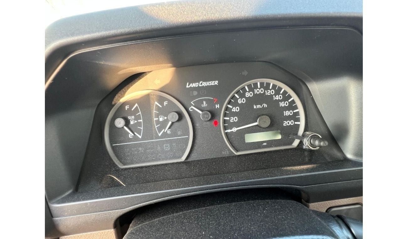 Toyota Land Cruiser Pick Up 79 SC 2.8L DIESEL AUTOMATIC TRANSMISSION