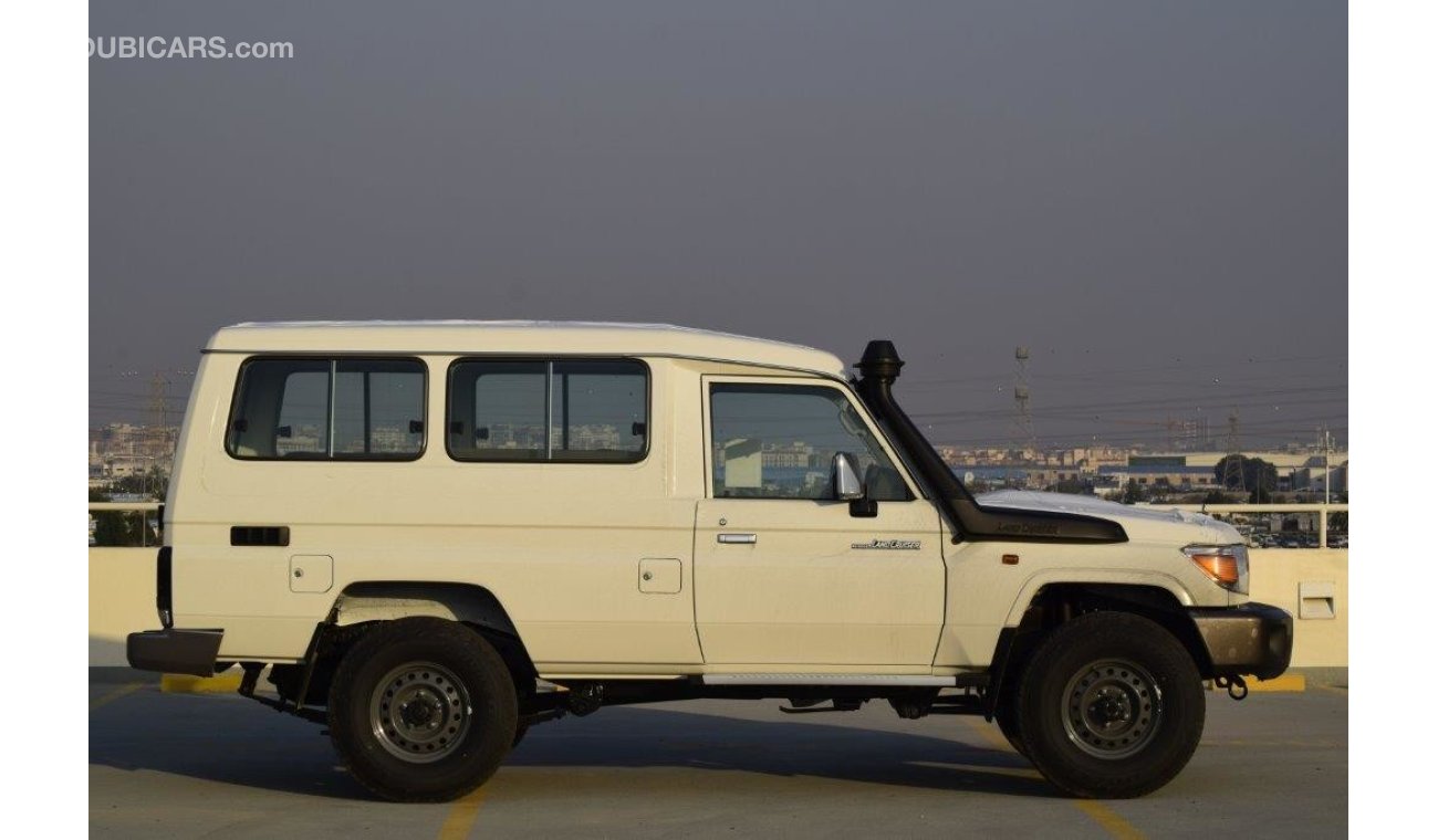 Toyota Land Cruiser 78 hardtop basic model