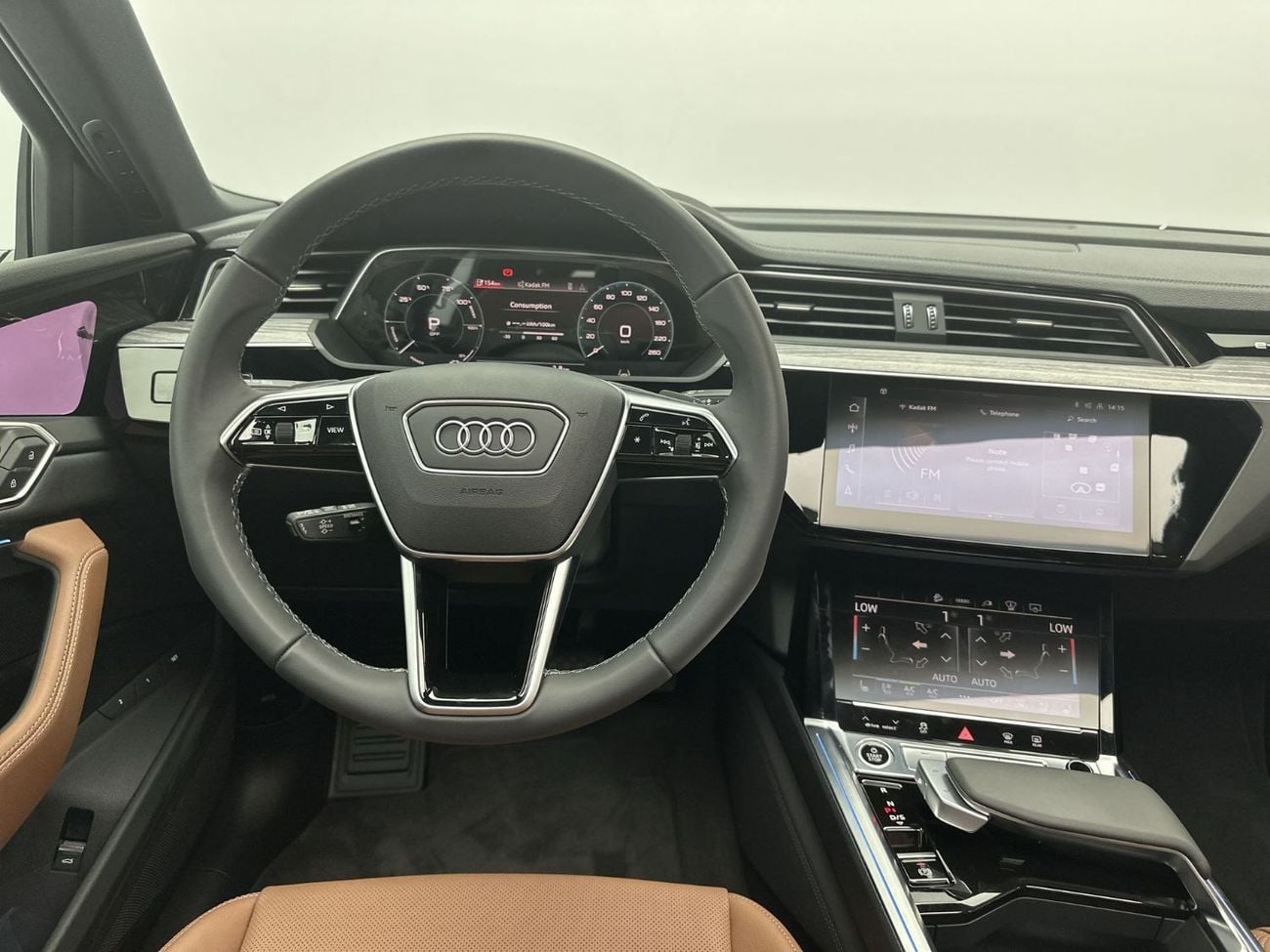 أودي Q8 إي ترون 55 quattro S Line Sportback 408hp Progress (Ref# 17203)