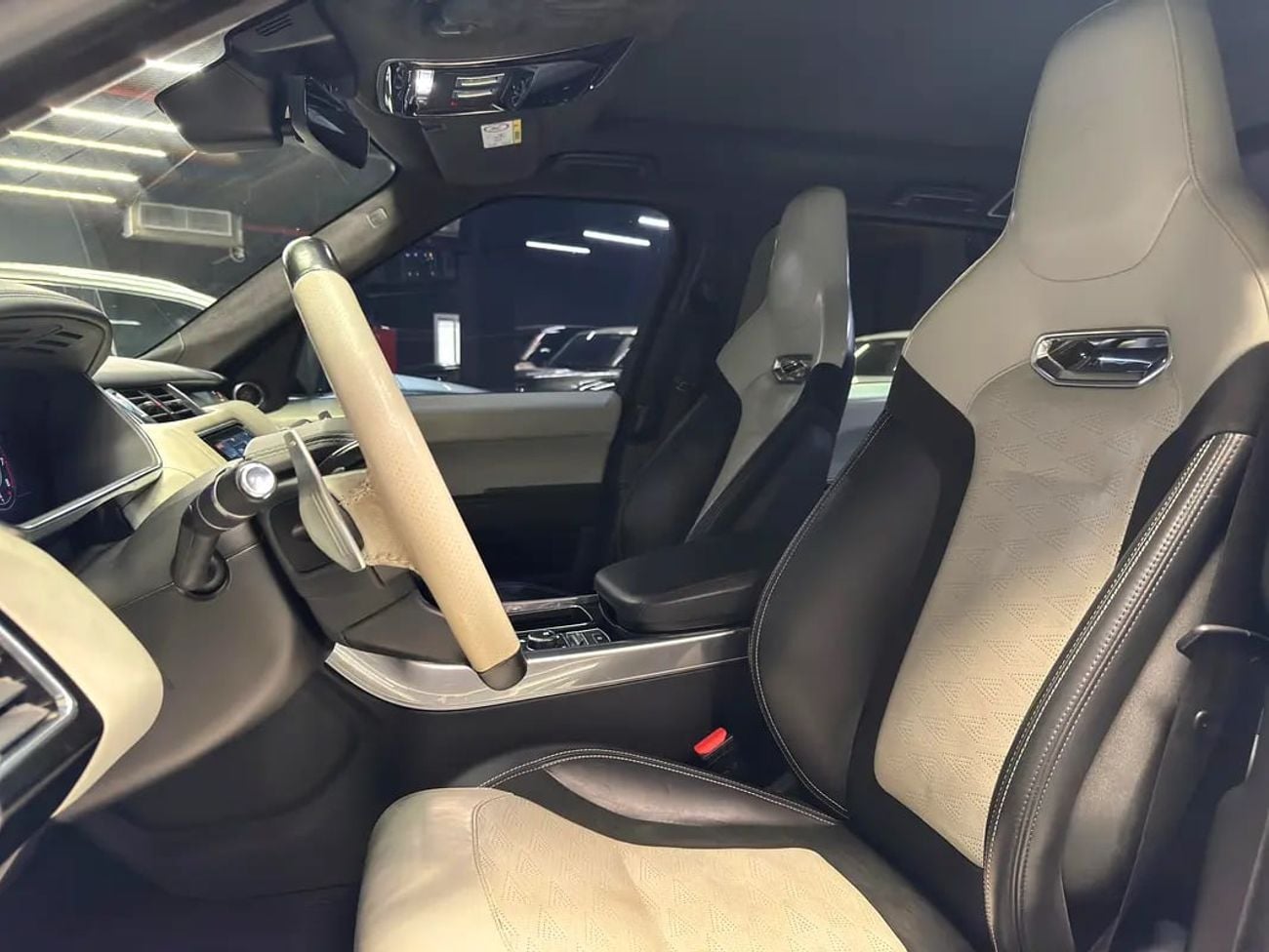 Land Rover Range Rover Sport SVR 5.0L (550 HP) SVR | PERFORMANCE SUV