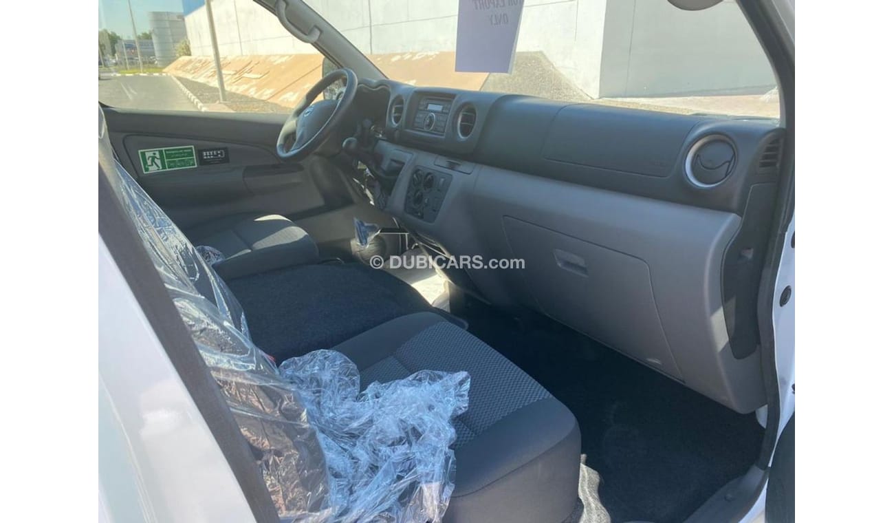 نيسان أورفان نيسان اورفان بنزين محرك 2.5 مقاعد 13  جير مانول