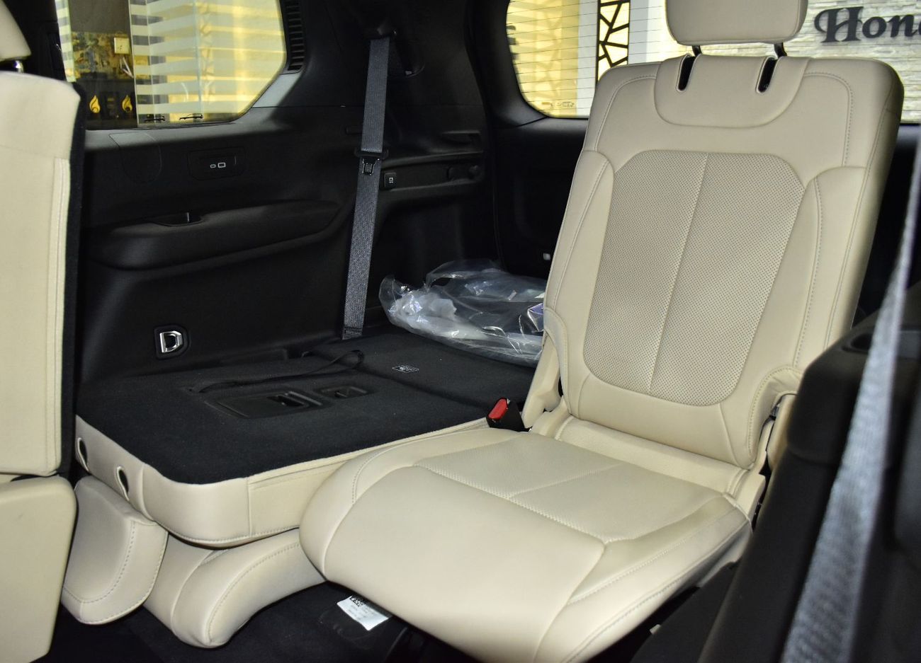 Jeep Grand Cherokee EXCELLENT DEAL for our Jeep Grand Cherokee L Limited 4x4 ( 2025 Model ) in Grey Color GCC Specs