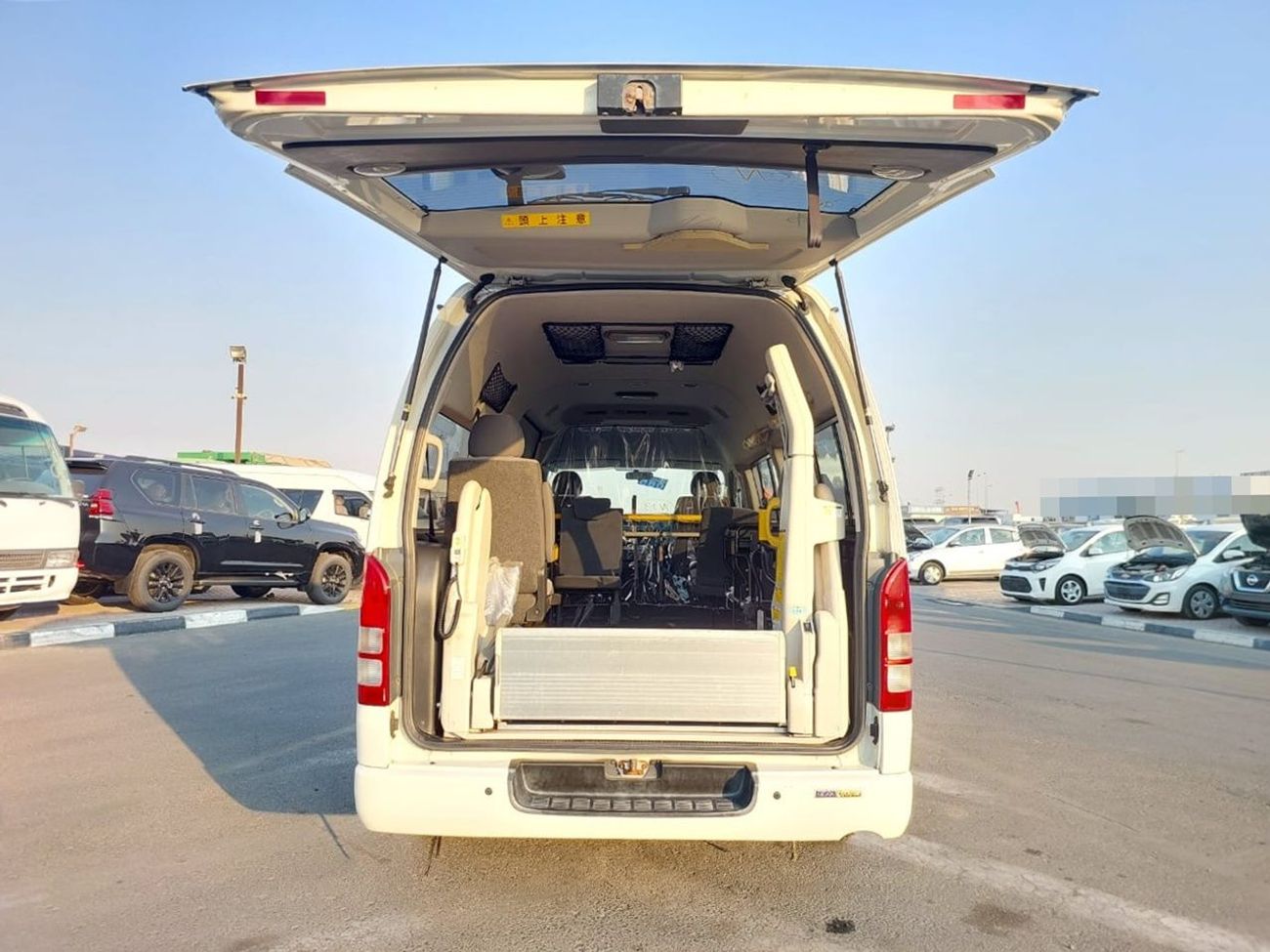 Toyota Hiace TOYOTA HIACE VAN RHD 2011 MODEL 2.7 L PETROL AUTOMATIC(PM08895)