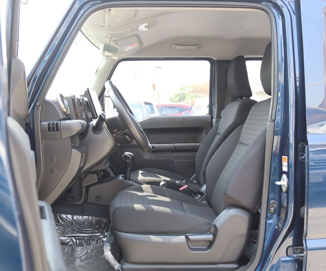 Suzuki Jimny GLX 1.5L (5-Doors) Suzuki Jimny 2024 - 4WD, GCC, in excellent condition, 38,000 km, 1.5L engine, pri