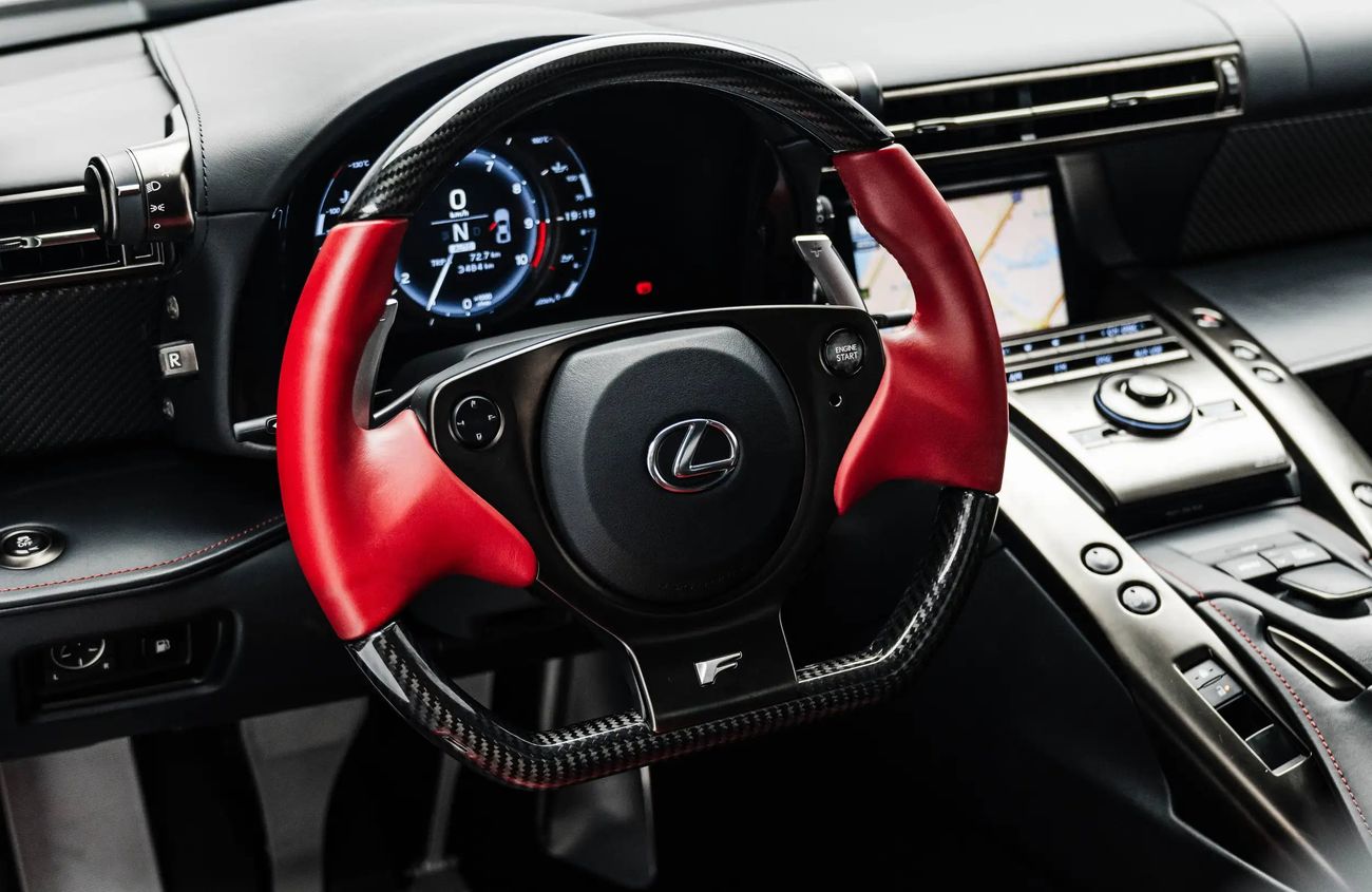 لكزس LFA 4.8L V10 Naturally Aspirated Engine