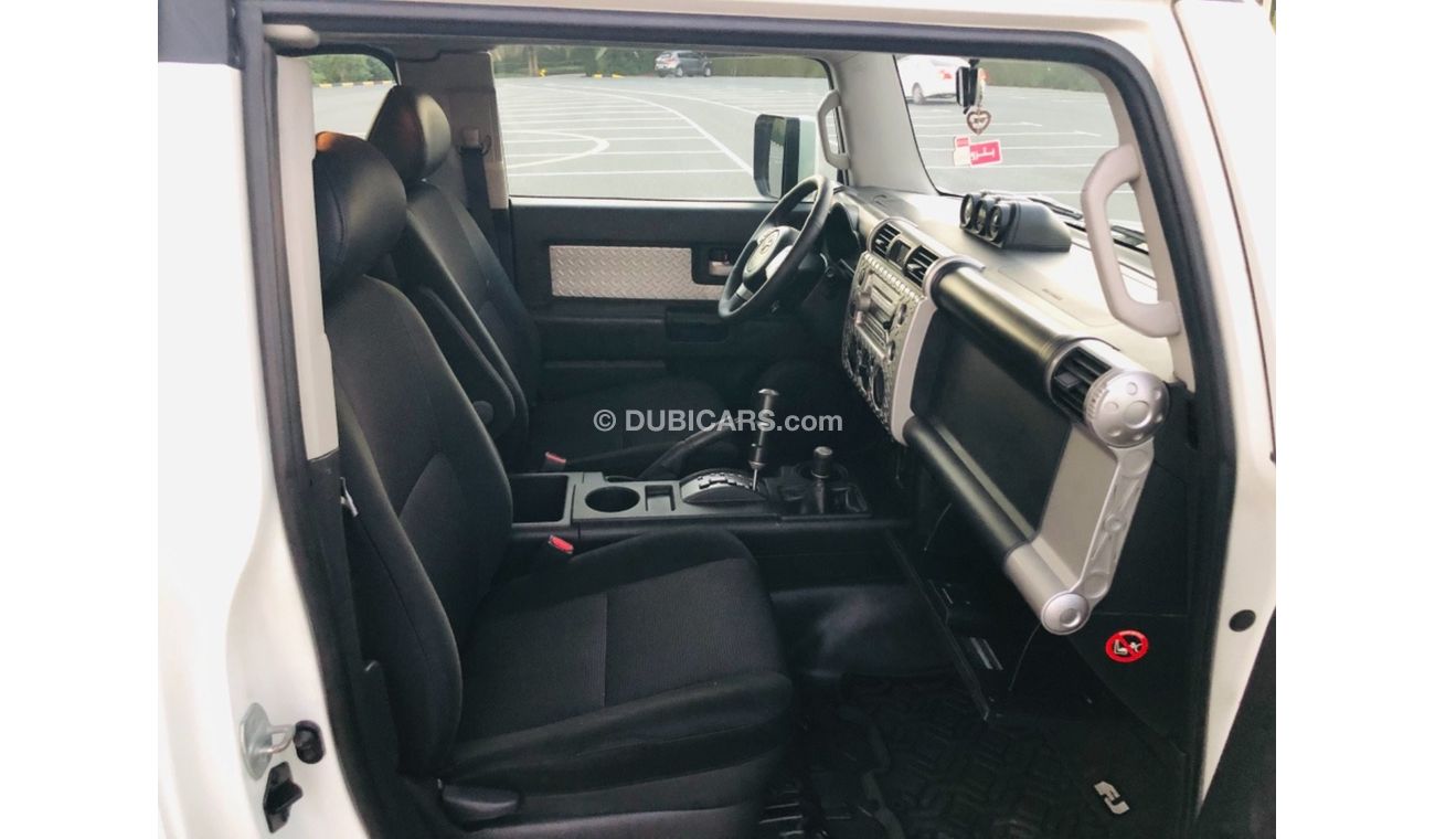 تويوتا إف جي كروزر موديل 2010 خليجي حاله ممتازه جدا من الداخل والخارج فل مواصفات