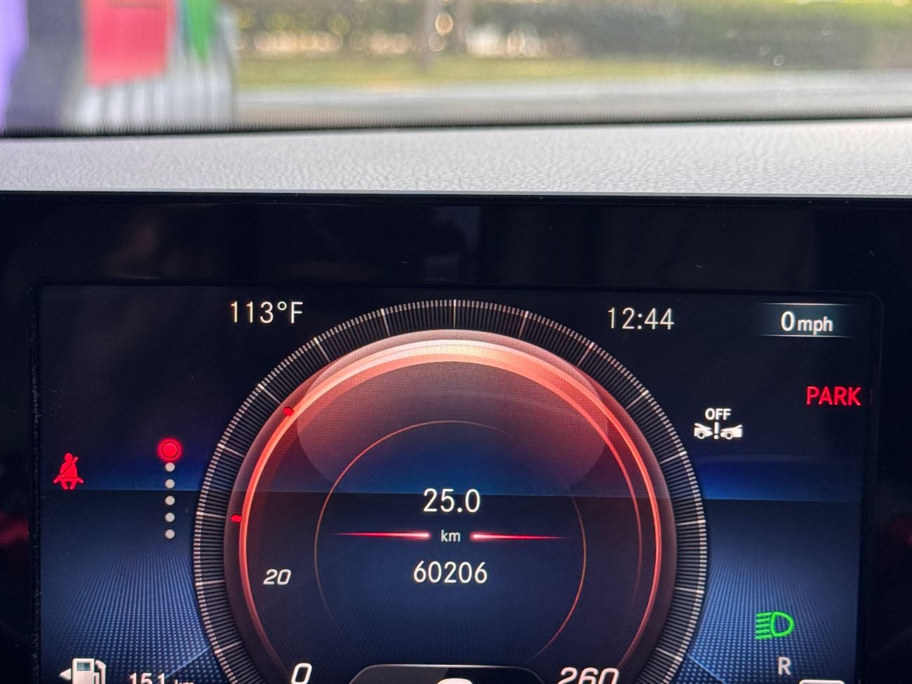 مرسيدس بنز A 220 188-hp turbocharged 2.0-liter 4-cylinder
