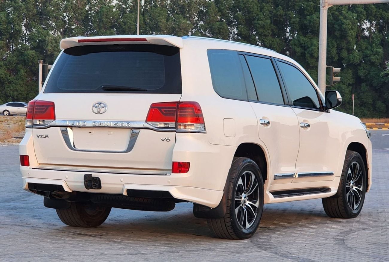 Toyota Land Cruiser VXR UPGRADE 2021