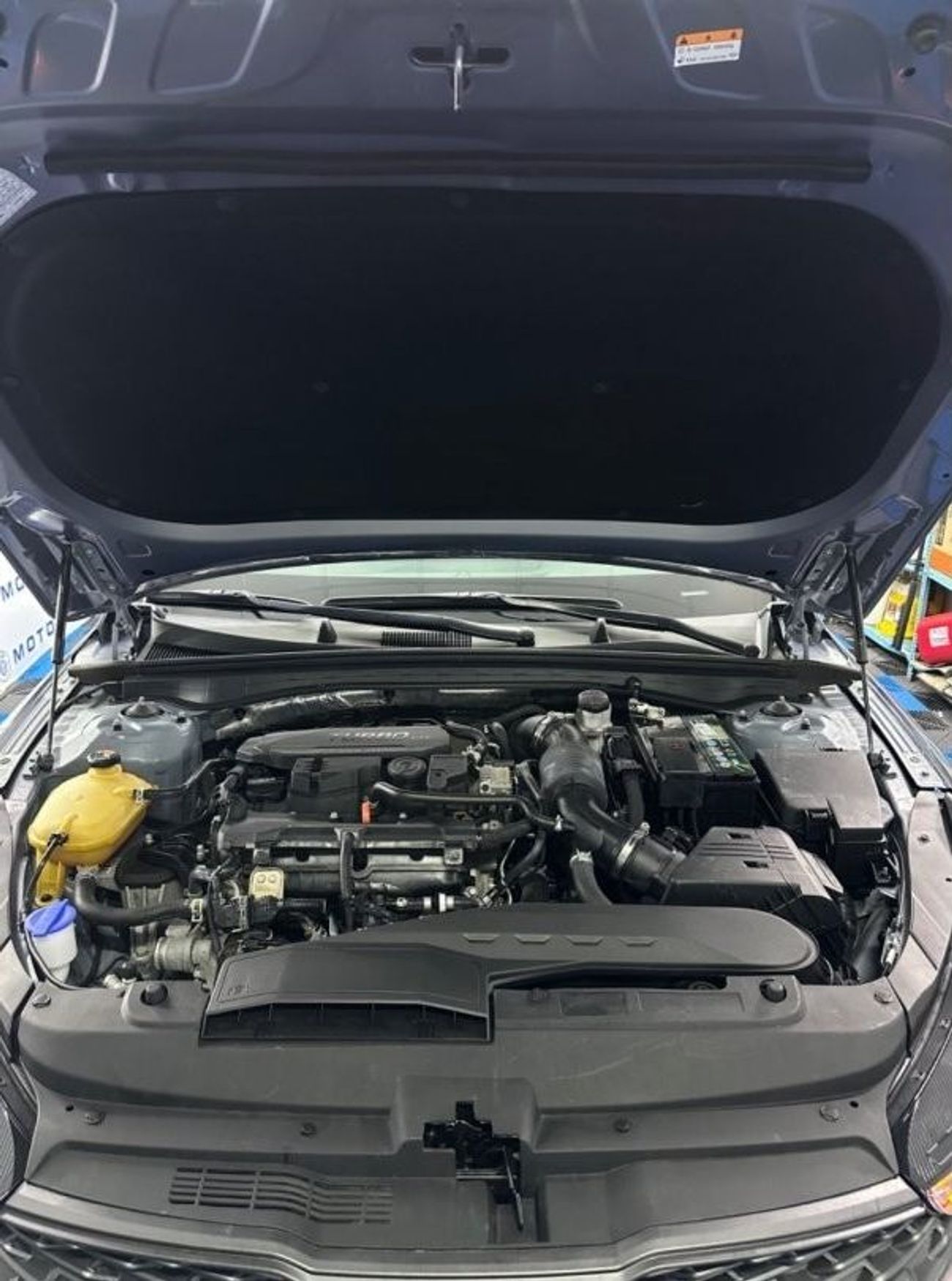 Kia K5 LX Kia K5 2021 1.6 turbo in good condition minimal damage with 100,000 km mileage