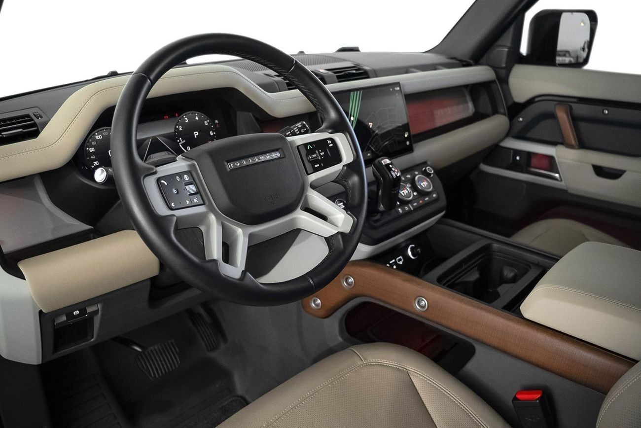 Land Rover Defender 110 SE P300 2.0L