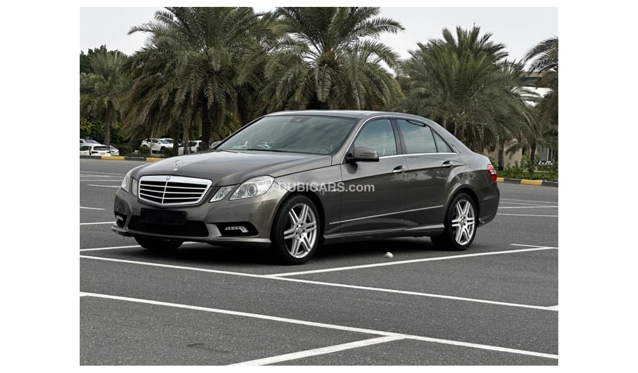 Mercedes-Benz E 250 Model 2010 GCC CAR PERFECT CONDITION INSIDE AND OUTSIDE FULL OPTION PANORAMIC ROOF LEATHER SEATS NAV