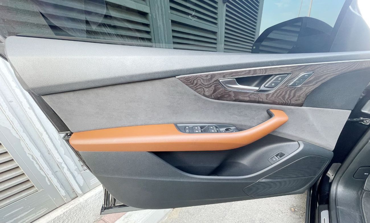 Audi Q8 55 TFSI quattro S-Line 3.0L (340 HP) -Al Nabooda