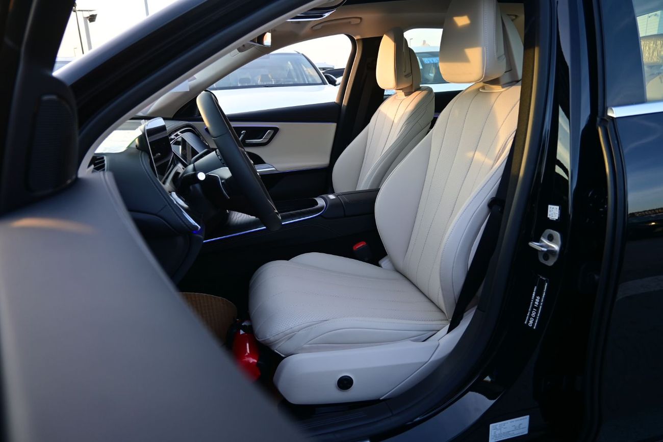 Mercedes-Benz E200 Mercedes-Benz E200 2.0L Turbo + Mild Hybrid Color Black Model 2025